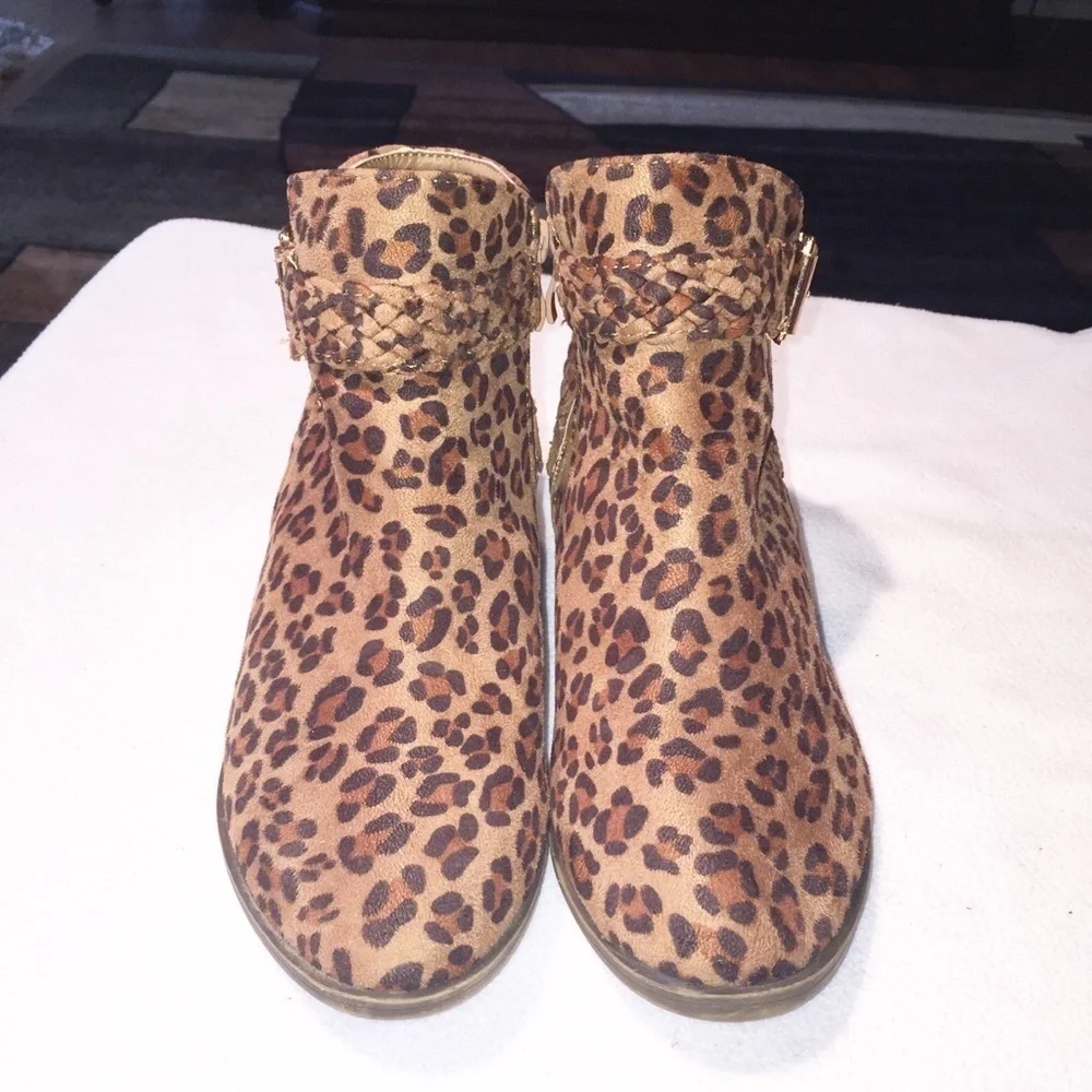 Weeboo ankle braided strap leopard bootie